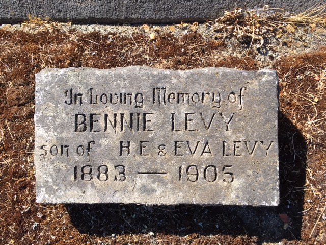 Bennie Levy grave marker