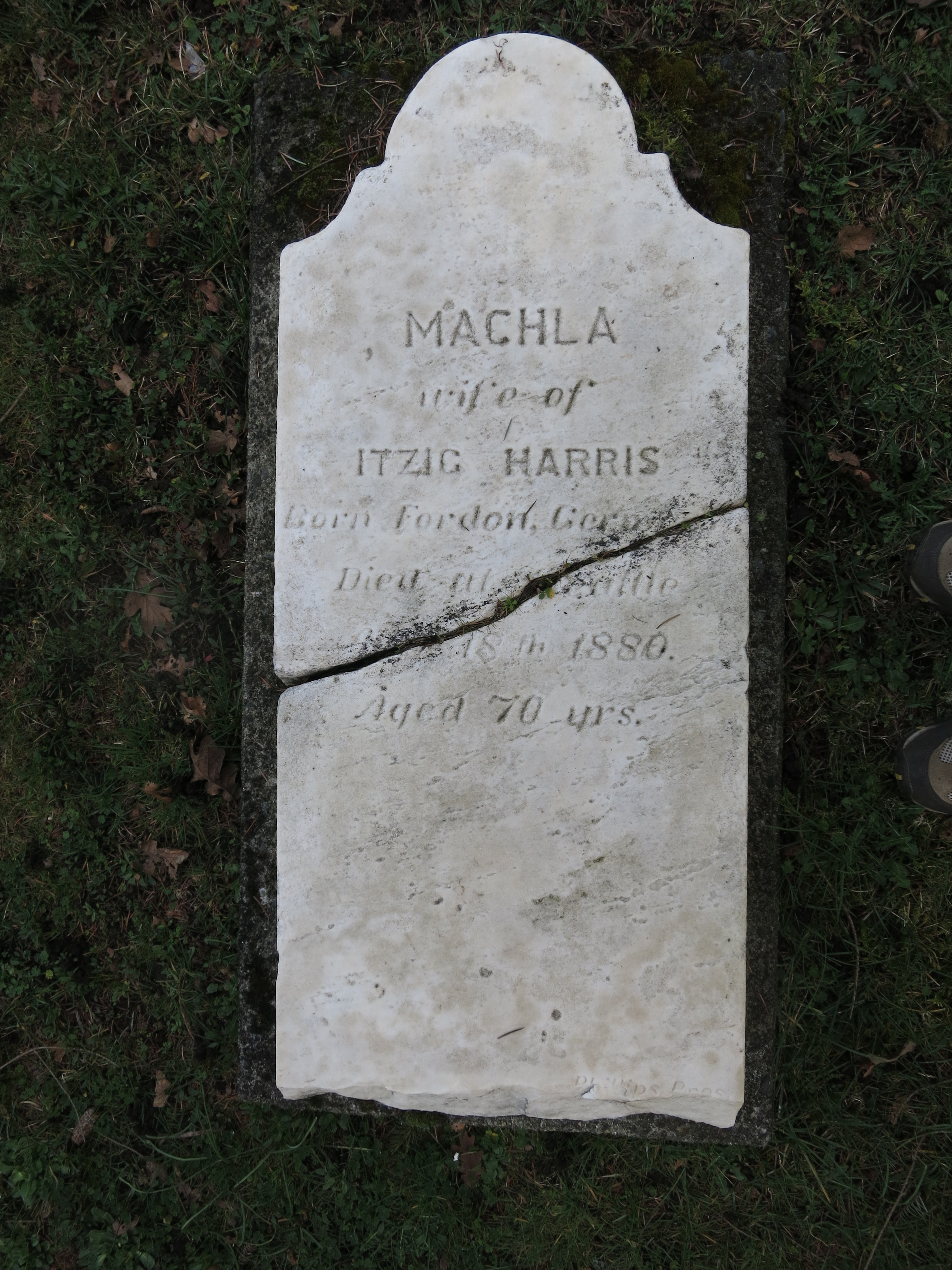 Machla Harris gravestone after treatment with D-2 in 2025